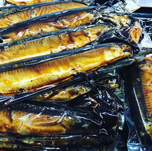 泉橋酒造　直営店「蔵元佳肴 いづみ橋」の自慢の惣菜を販売します。秘伝のさんまの黄金煮。